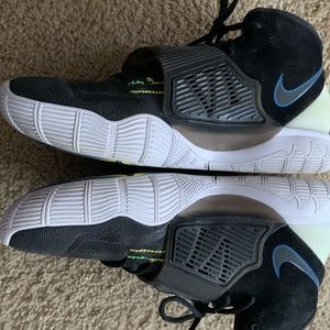 Nike Kyrie 6 Mens Basketball Shoes. Used for 10 games by son- he outgrew.